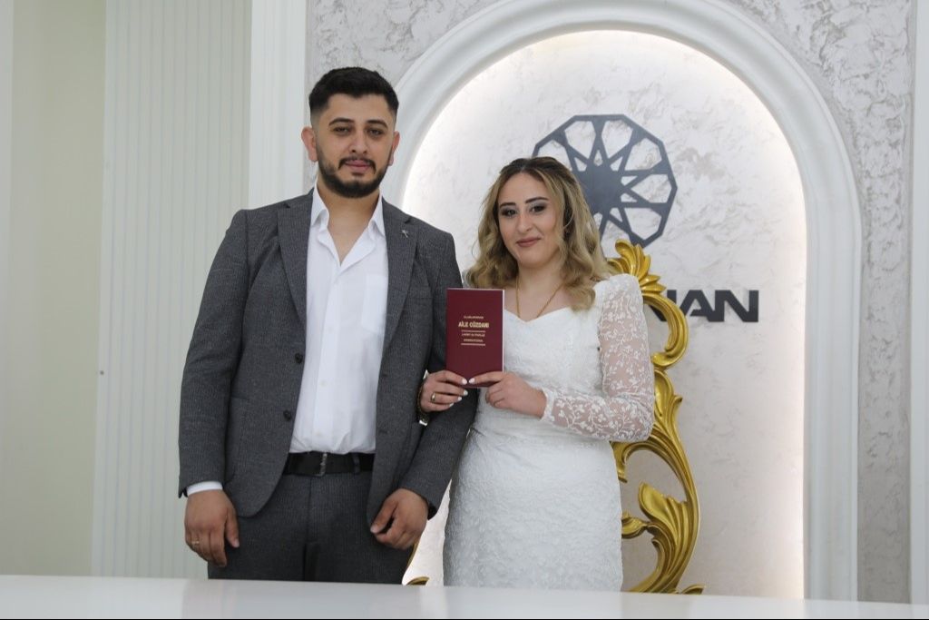 Akın ettiler: Nikah salonlarında '04.04.2024' yoğunluğu - 4. Resim