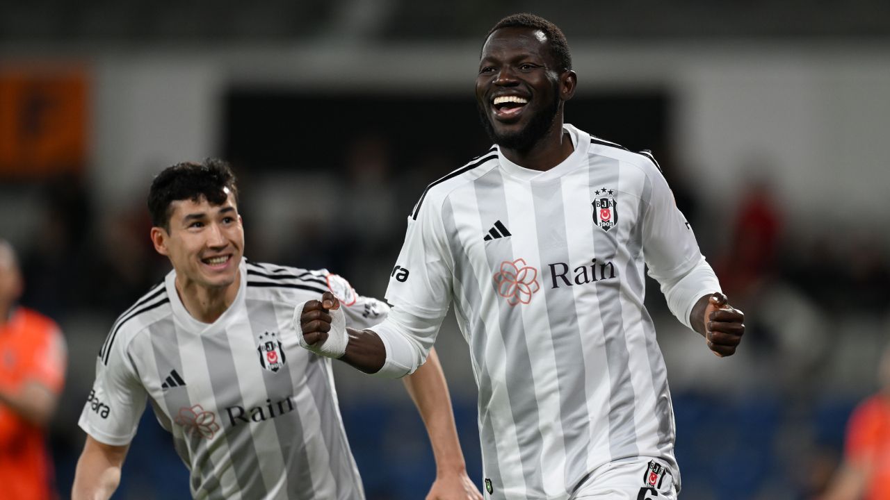 Beşiktaş'ı kendi evladı yıktı! Başakşehir 1 puanı son saniyede kurtardı - 1. Resim