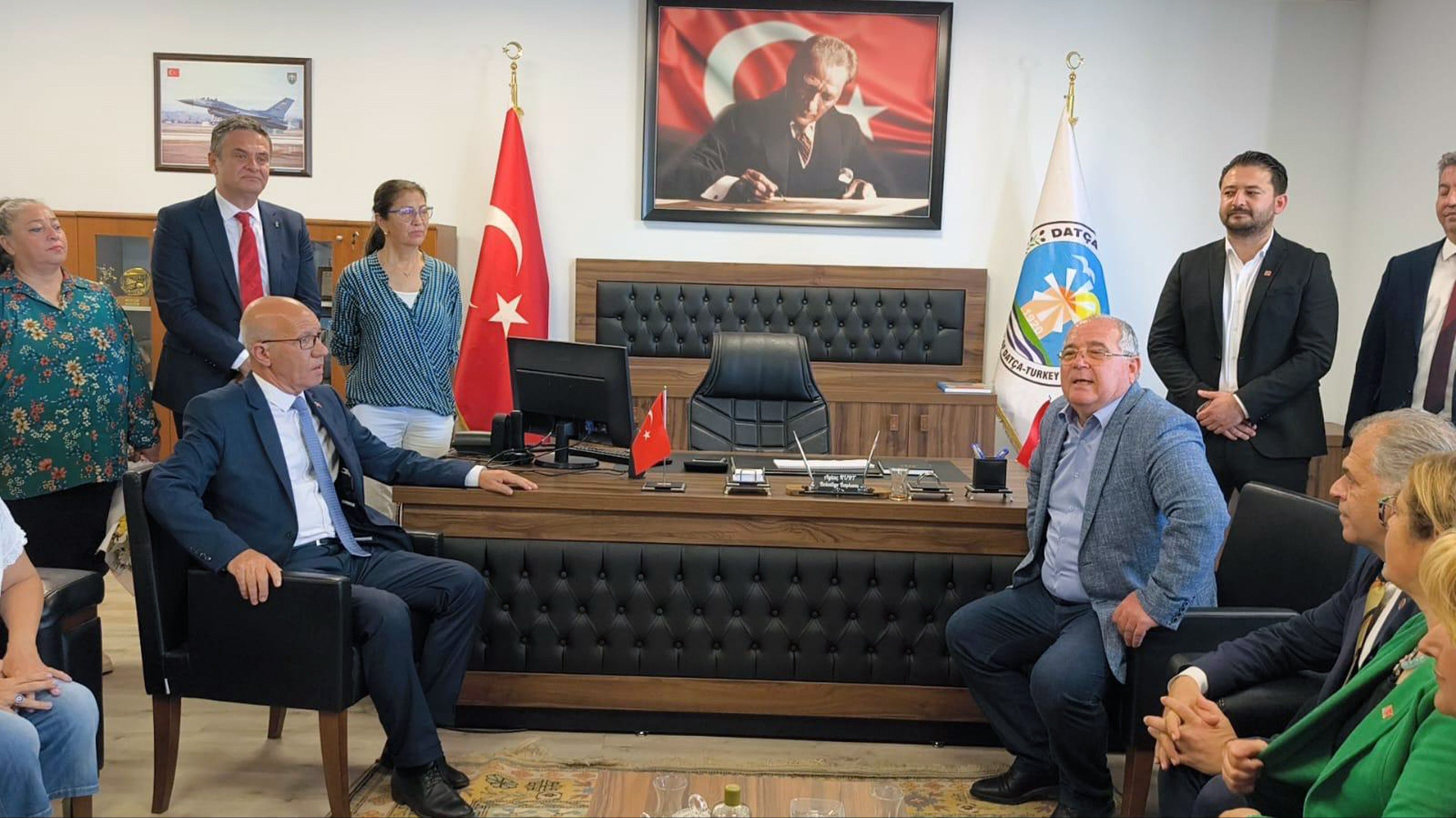 CHP'li başkandan devir teslim töreninde itiraf gibi sözler: Aldığımız her personel CHP'li CHP'li başkandan devir teslim töreninde itiraf gibi sözler: Aldığımız her personel CHP'li - 2. Resim
