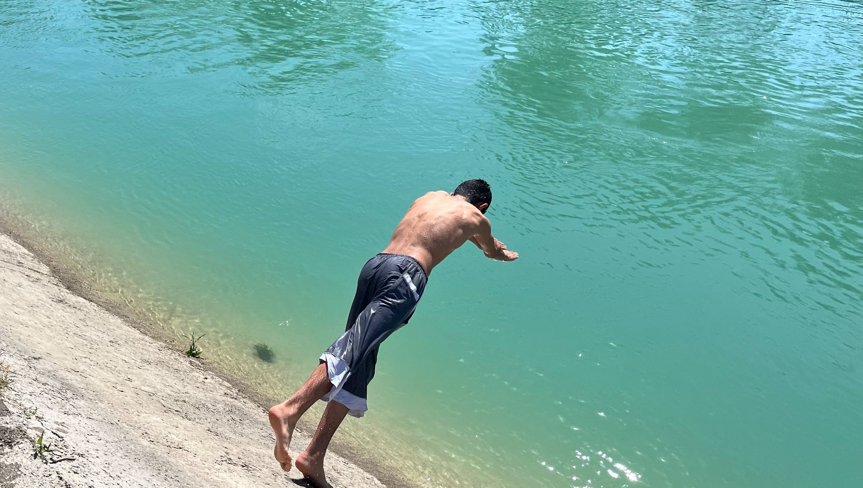 Havalar ısındı, kabus geri döndü! Korkmadan ölüme atladılar Havalar ısındı, kabus geri döndü! Korkmadan ölüme atladılar - 1. Resim