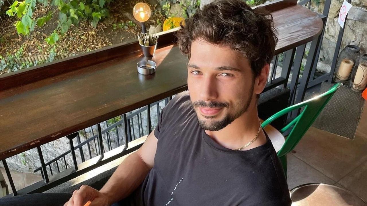 Hudutsuz Sevda Halil İbrahim'i oynayan Deniz Can Aktaş’ın hayatı, rol aldığı dizi ve filmler Hudutsuz Sevda Halil İbrahim'i oynayan Deniz Can Aktaş’ın hayatı, rol aldığı dizi ve filmler - 1. Resim