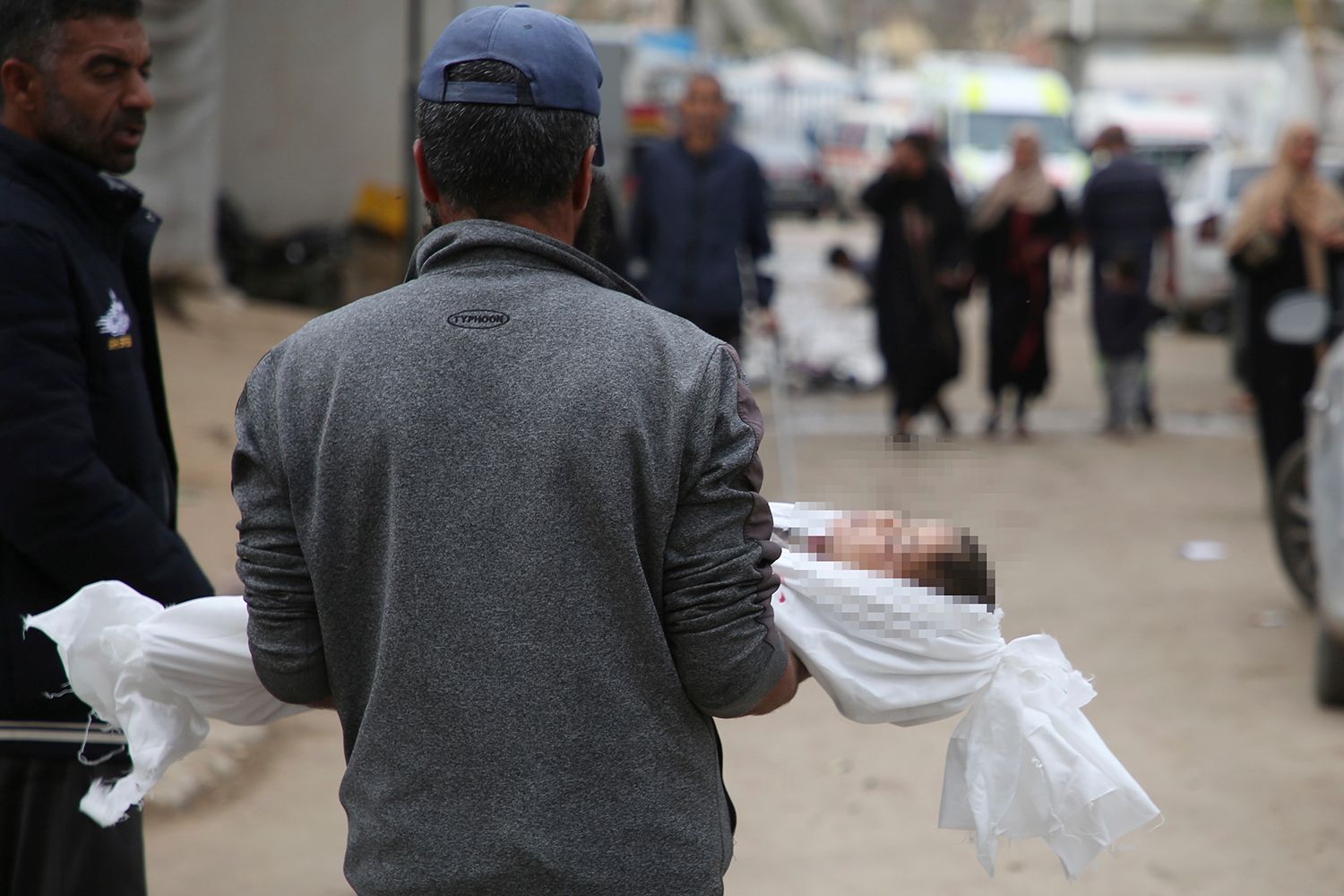 İsrail ordusu El-Megazi Kampını bombaladı, ölü ve yaralılar var İşgal güçleri El-Megazi Mülteci Kampını bombaladı, ölü ve yaralılar var - 1. Resim