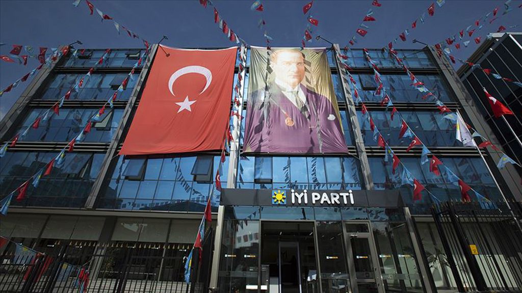 Meral Akşener istifa mı ediyor? İyi Partili vekilden çarpıcı iddia Meral Akşener istifa mı ediyor? İYİ Partili vekilden çarpıcı iddia - 2. Resim