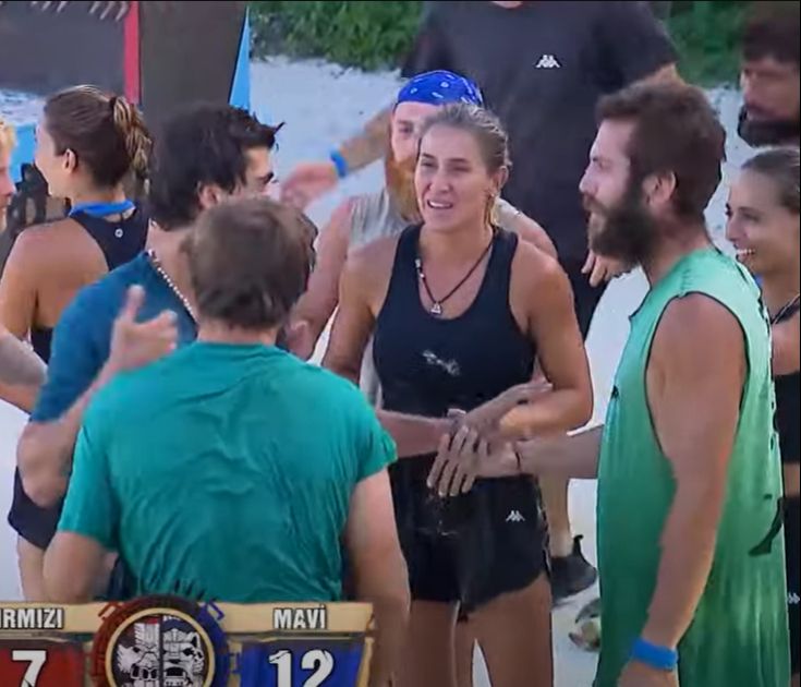 Survivor haftanın 4 ve son eleme adayı Özgür olurken dokunulmazlık oyununu mavi takım kazandı | 3 Nisan 2024 Survivor haftanın 4 ve son eleme adayı Özgür olurken dokunulmazlık oyununu mavi takım kazandı | 3 Nisan 2024 - 3. Resim