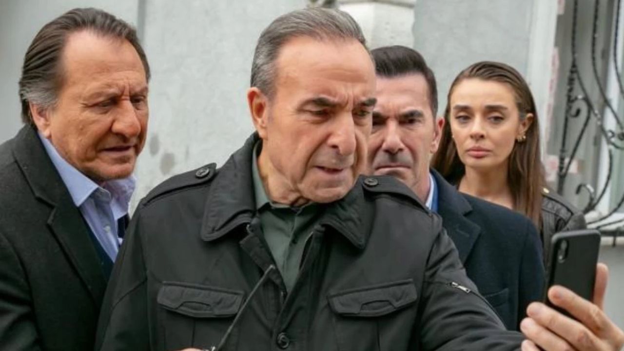 Arka Sokaklar dizisinin sevilen karakteri Rıza Soylu’yu canlandıran Zafer Ergin’in hayatı ve biyografisi - 1. Resim