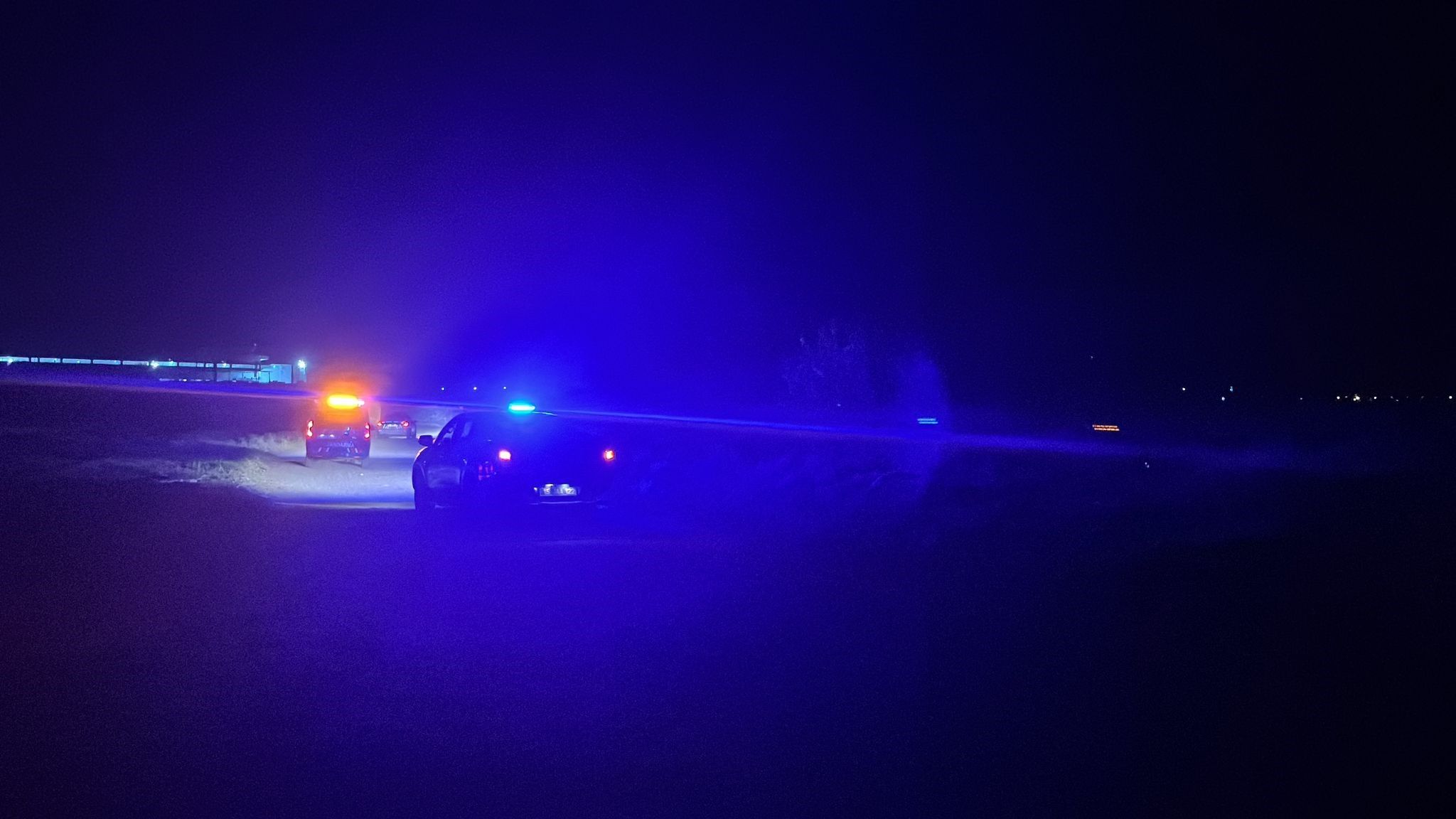 Askeri helikopter Burdur Gölü'ne acil iniş yaptı! Tahliye çalışmaları başladı - 1. Resim