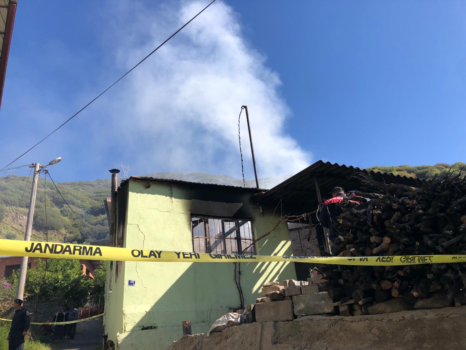 Evde yalnız bırakılan 2 yaşındaki bebek yangında öldü Evde yalnız bırakılan 2 yaşındaki bebek yangında öldü - 1. Resim