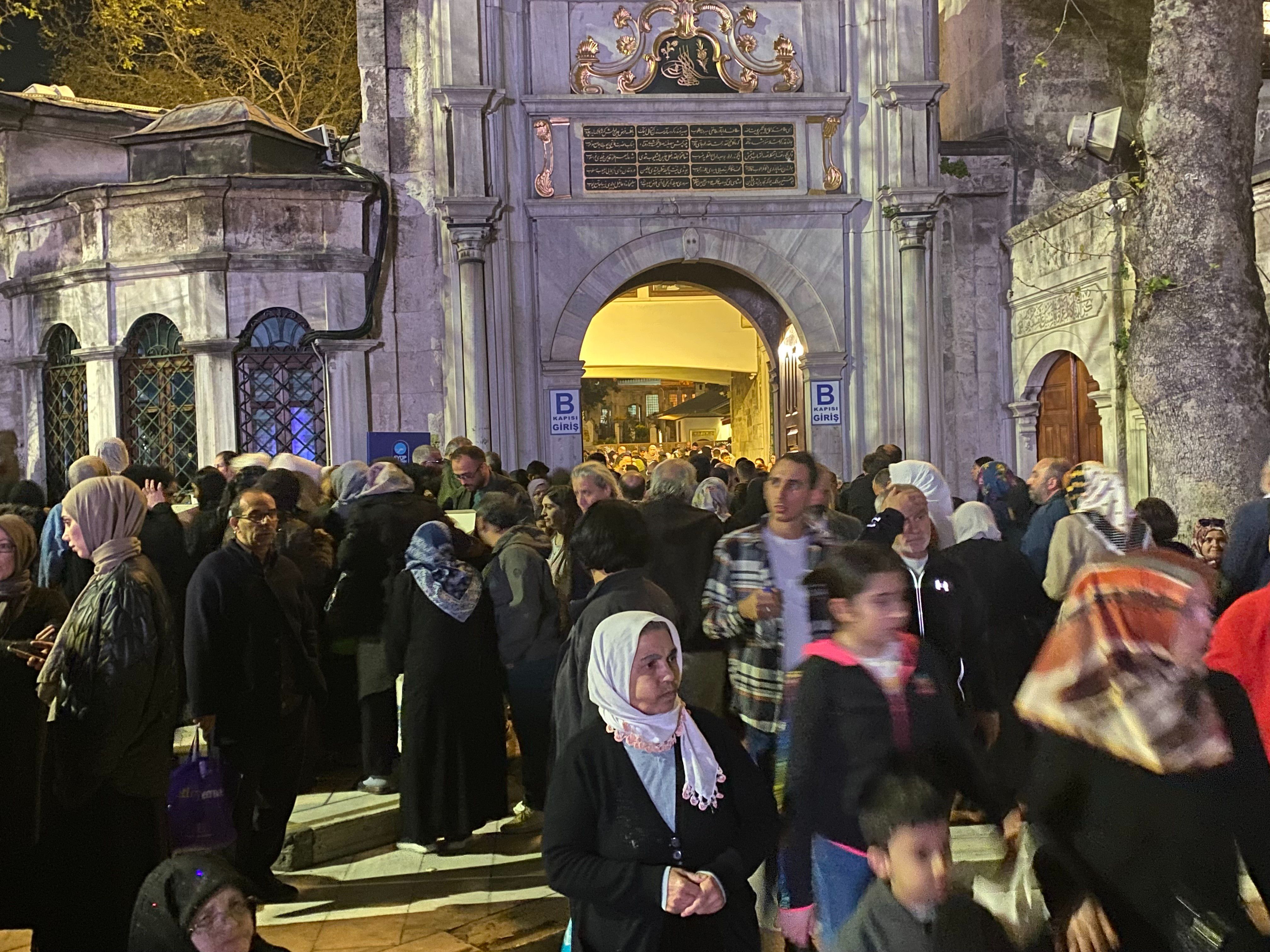 Kadir Gecesi yurt genelinde dualarla idrak edildi! - 1. Resim