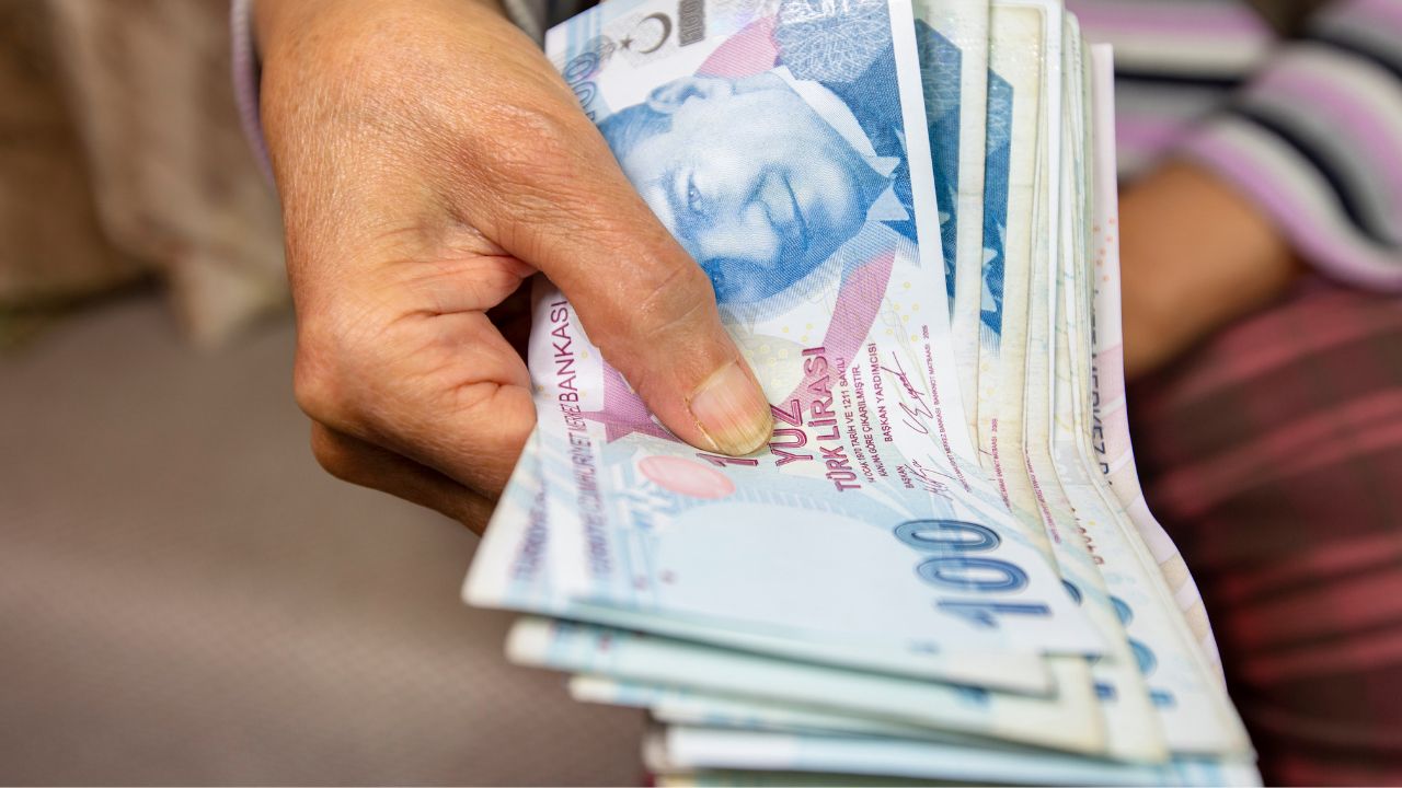 Memur maaşları 15 Nisan tarihinde hesaplara yatırılacak Memur maaşları 15 Nisan tarihinde hesaplara yatırılacak - 1. Resim