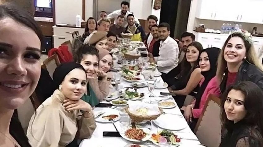 3 fenomen aynı karede! Dilan Polat, Eylül Öztürk ve Nez Demir’in yıllar önceki tatil fotoğrafları ortaya çıktı 3 fenomen aynı karede! Dilan Polat, Eylül Öztürk ve Nez Demir’in yıllar önceki tatil fotoğrafları ortaya çıktı - 1. Resim