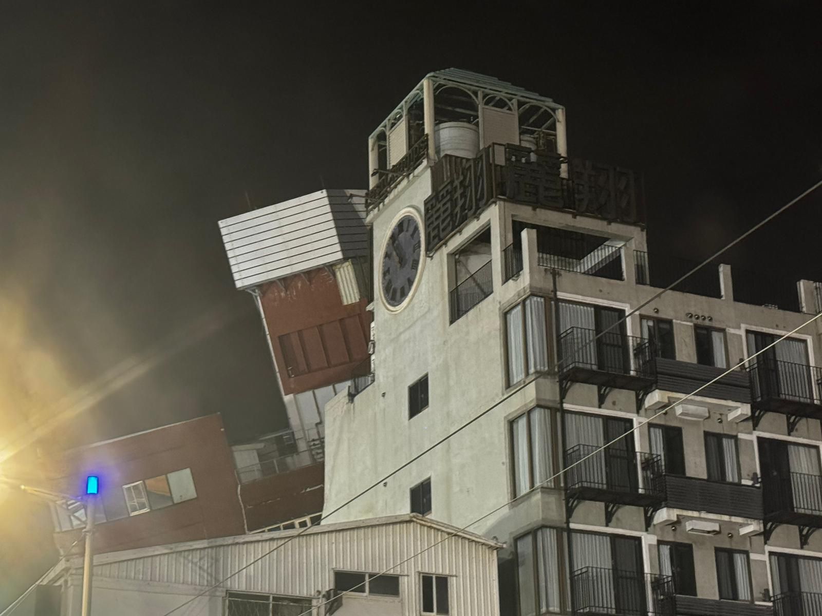 7,4'lük depremde bilanço ağırlaşıyor! Son 25 yılın felaketini yaşayan Tayvan'da can kaybı yükseldi - 5. Resim