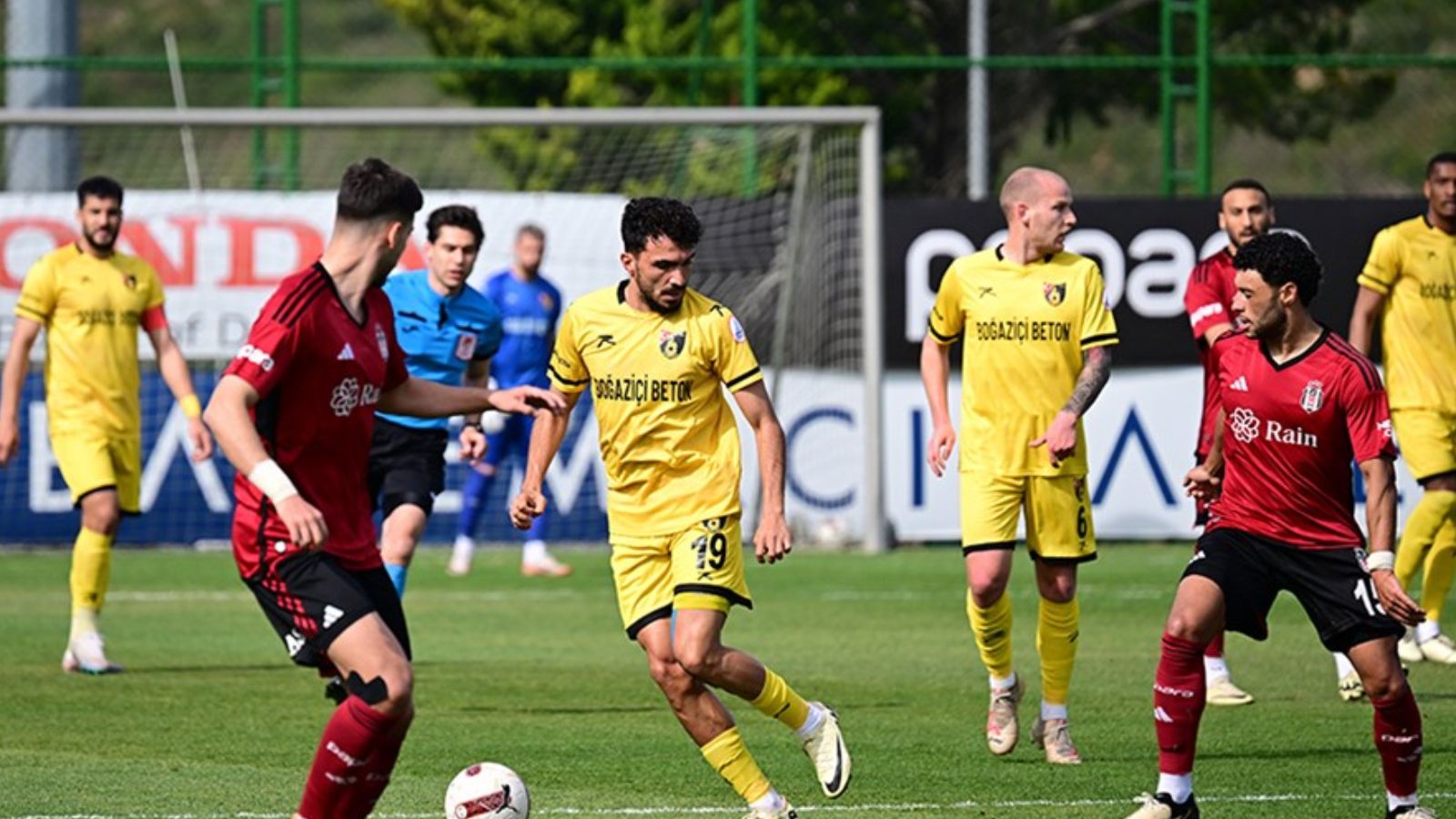 Beşiktaş, hazırlık maçında moral depoladı! Geriden gelerek kazandı Beşiktaş, hazırlık maçında moral depoladı! İstanbulspor'u geriden gelerek yendi - 1. Resim