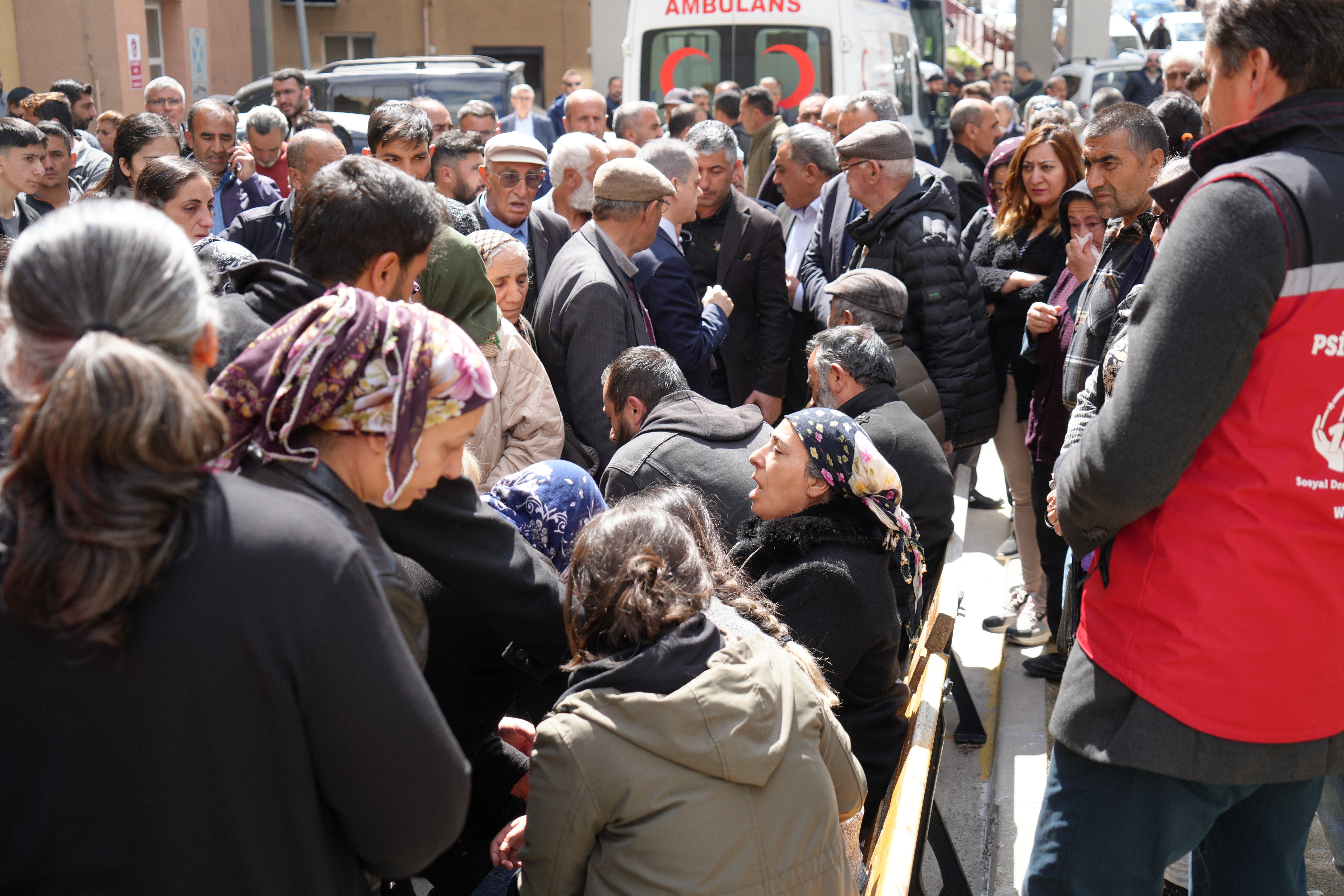 İliç'teki faciadan 53 gün sonra cesedi bulunmuştu: Acılı eşten yürekleri dağlayan feryat 'İliç cehennemi'nden 53 gün sonra cesedi çıkarıldı: Acılı eşten yürekleri dağlayan feryat - 4. Resim