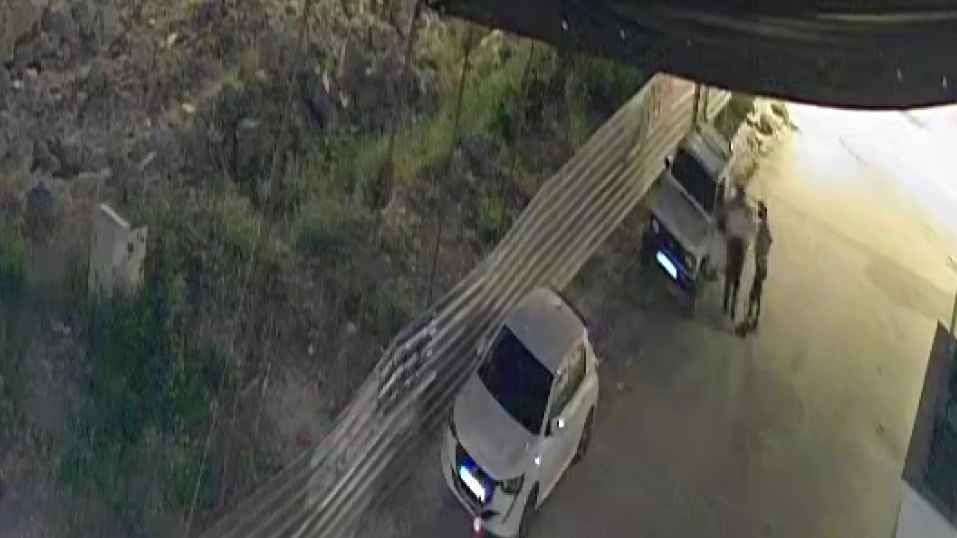 Olay yeri Adana: Taksi bulamadılar 'Ne güzel araba' deyip hırsızlık yaptılar Olay yeri Adana: Taksi bulamadılar 'Ne güzel araba' deyip hırsızlık yaptılar - 2. Resim