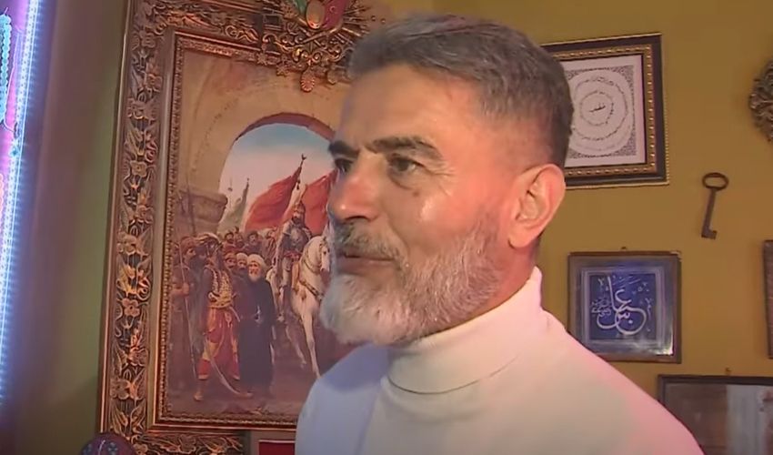 Yaşar Alptekin 4 katlı villada oturuyor! Evinde kutsal emanetler köşesi var Yaşar Alptekin 4 katlı villada oturuyor! Evinde kutsal emanetler köşesi var - 1. Resim