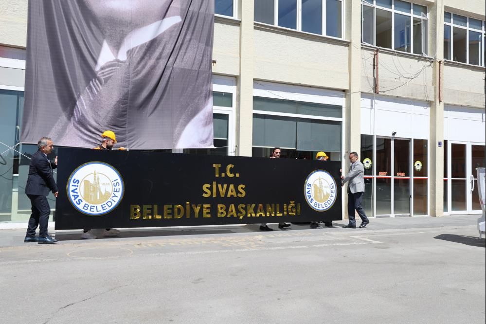 Yerel seçimde Sivas'ta sürpriz yapmıştı! BBP'li başkanın ilk icraatı tabelayı değiştirmek oldu - 2. Resim