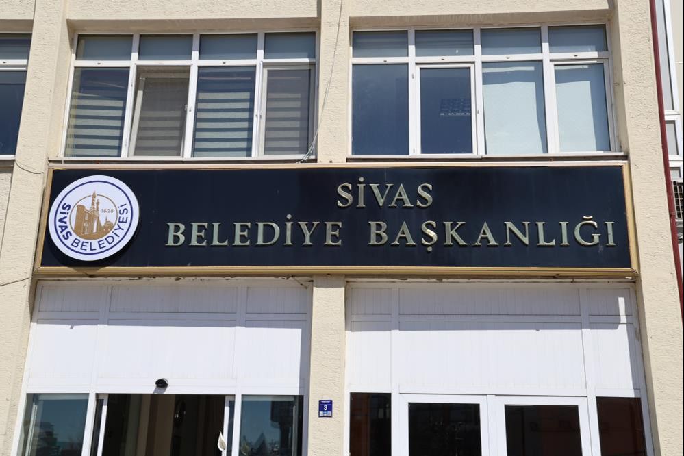 Yerel seçimde Sivas'ta sürpriz yapmıştı! BBP'li başkanın ilk icraatı tabelayı değiştirmek oldu - 1. Resim