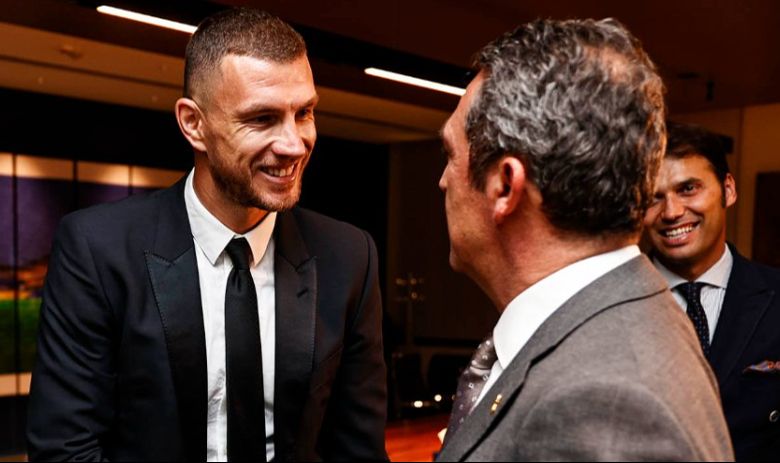 Ali Koç kapıları Edin Dzeko'nun yüzüne kapattı! Süper Kupa kararı sonrası Dzeko gemileri yaktı Ali Koç kapıları Edin Dzeko'nun yüzüne kapattı! Süper Kupa kararı sonrası Dzeko gemileri yaktı - 1. Resim