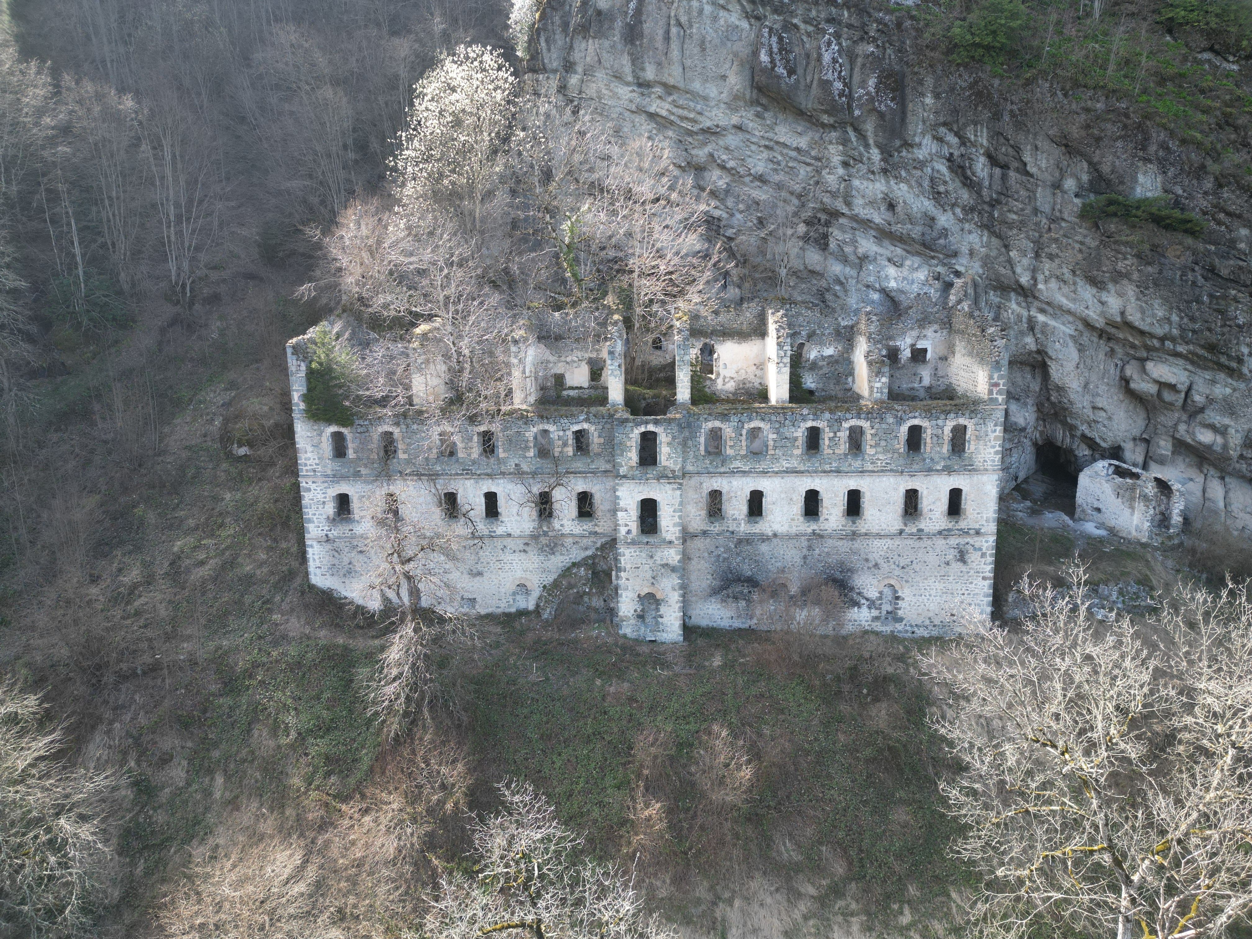 Anadolu'nun ilk manastırı Vazelon'a sadece uzaktan bakılıyor - 4. Resim