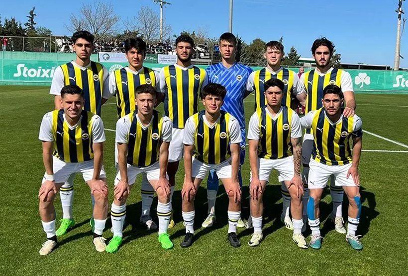 Fenerbahçe - Galatasaray derbisi bu akşam 21.30'da başlayacak Fenerbahçe - Galatasaray derbisi bu akşam 21.30'da başlayacak - 1. Resim