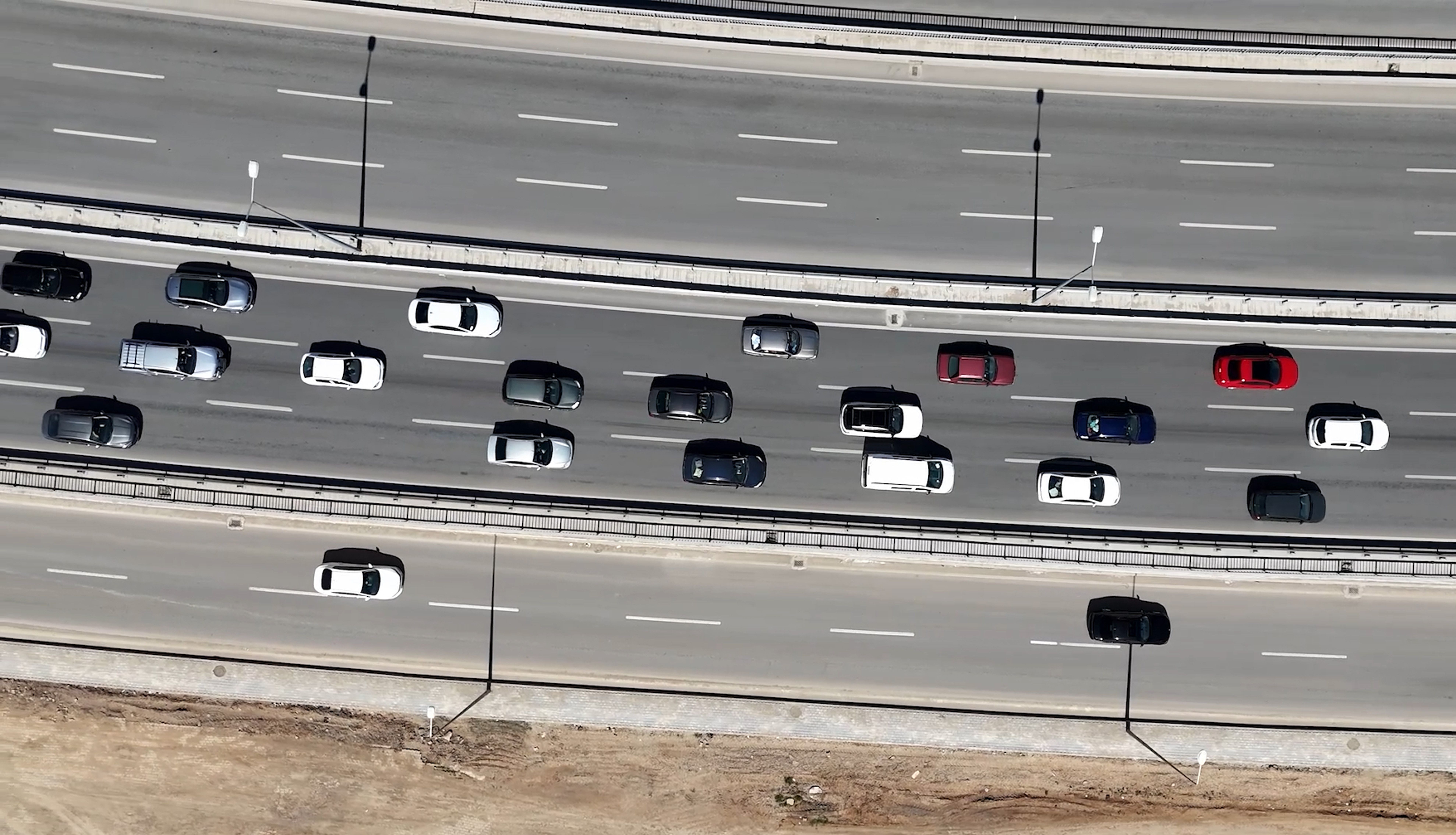 Türkiye yollara düştü: 43 ilin geçiş güzergahında 'bayram' yoğunluğu Türkiye yollara düştü: 43 ilin geçiş güzergahında 'bayram' yoğunluğu - 1. Resim