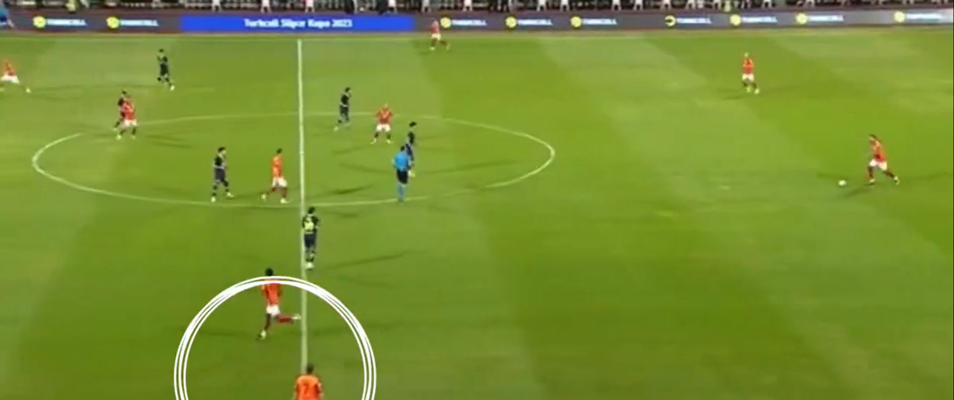 Bu görüntü televizyonda yok! Kerem Aktürkoğlu hakkında flaş iddia: "Maçtan önce Fenerbahçelilerle konuştu ve..." Bu görüntü televizyonda yok! Kerem Aktürkoğlu hakkında flaş iddia: "Maçtan önce Fenerbahçelilerle konuştu ve..." - 2. Resim