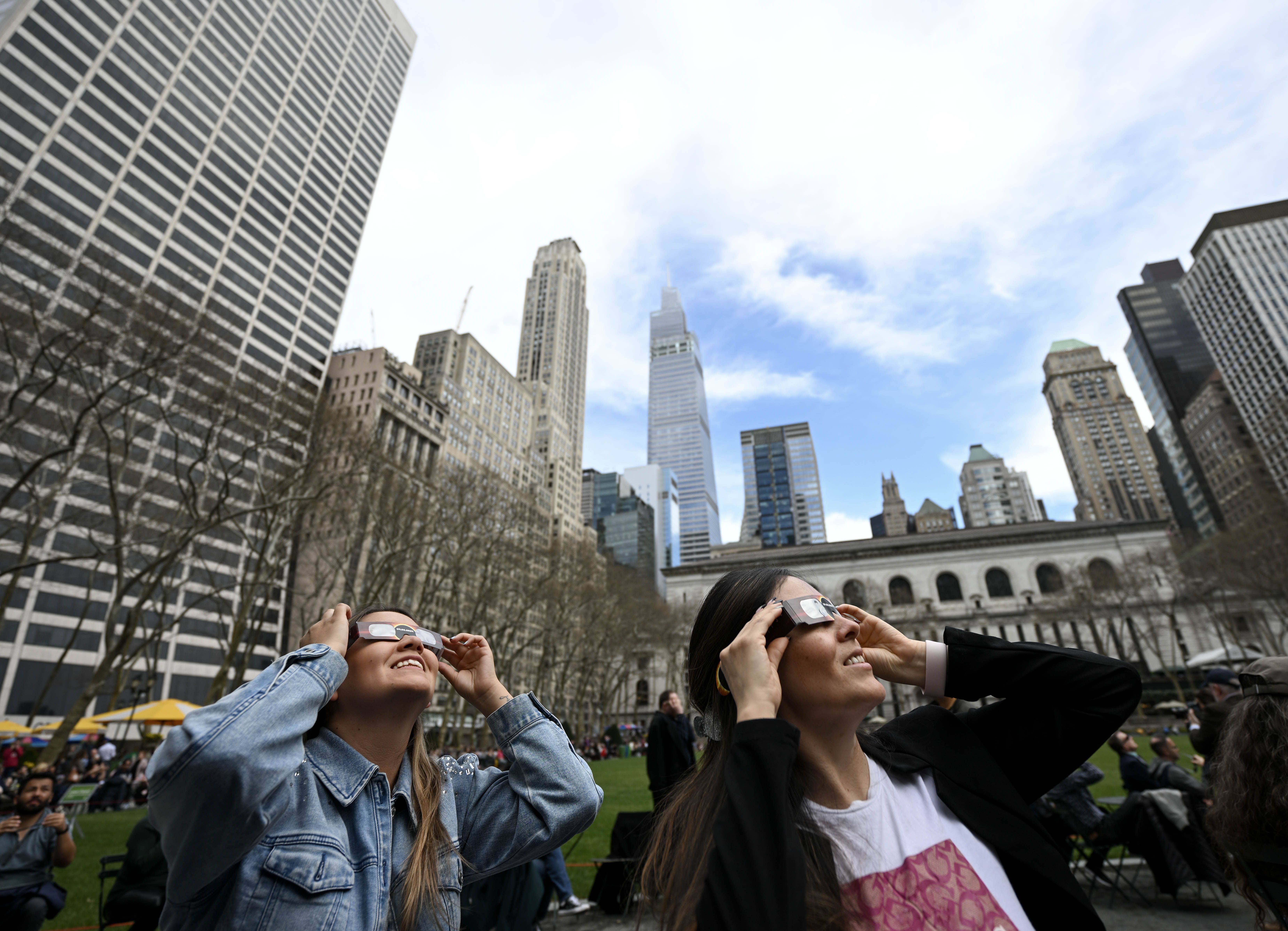 2024'ün ilk güneş tutulması yaşandı! Tüm dünya o anlara kilitlendi - 4. Resim