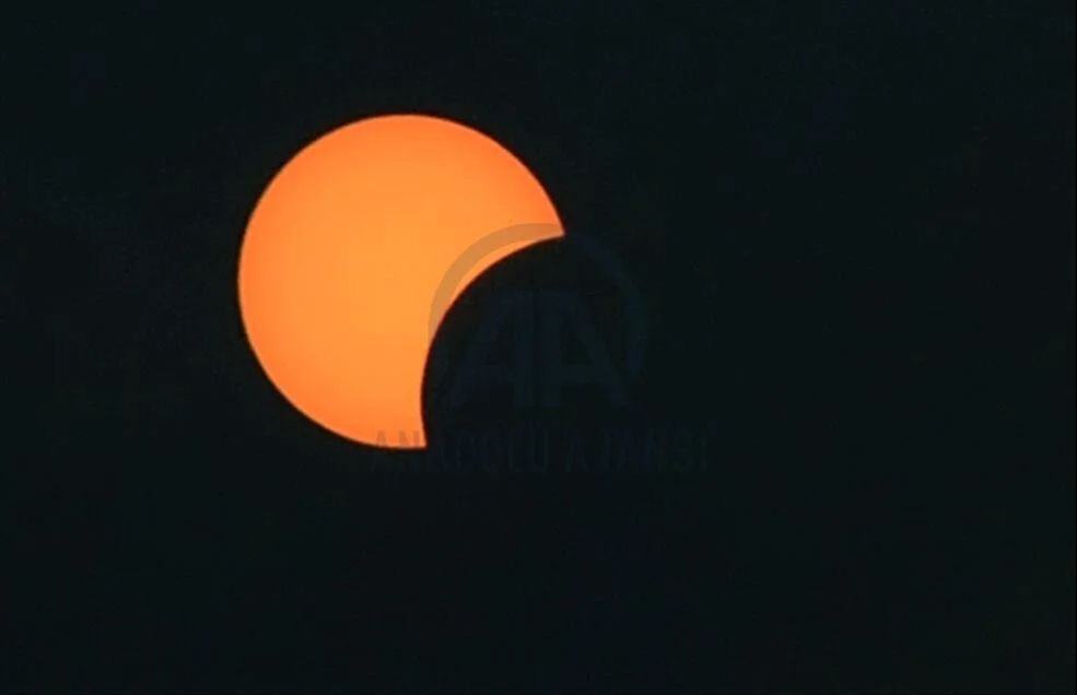 Güneş Tutulması 8 Nisan Pazartesi günü saat 21.20'de başlayacak Güneş Tutulması 8 Nisan Pazartesi günü saat 21.20'de başlayacak - 1. Resim