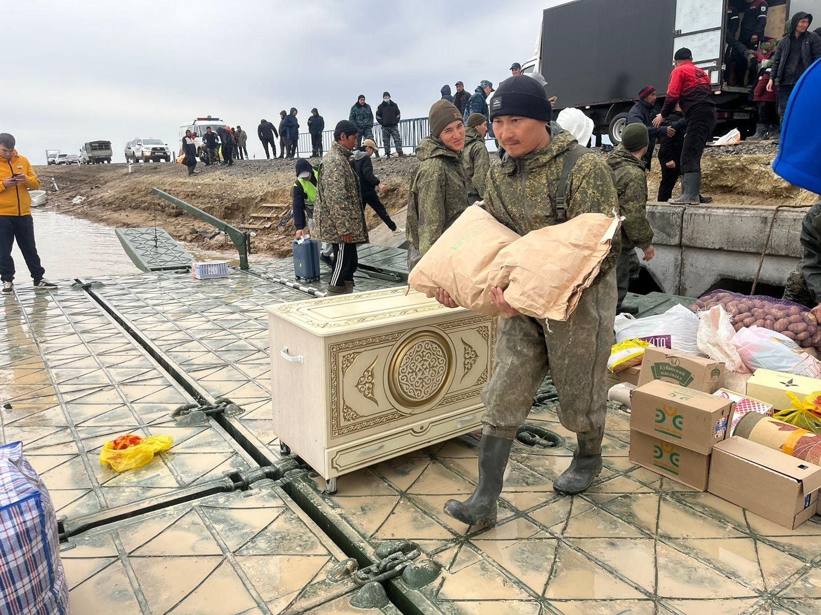 Kazakistan'da sel felaketi yaşanıyor! 72 bin kişi tahliye edildi, şehirler su altında kalabilir Kazakistan'da sel felaketi! 72 bin kişi tahliye edildi: Şehirler sular altında kalma tehlikesinde - 3. Resim