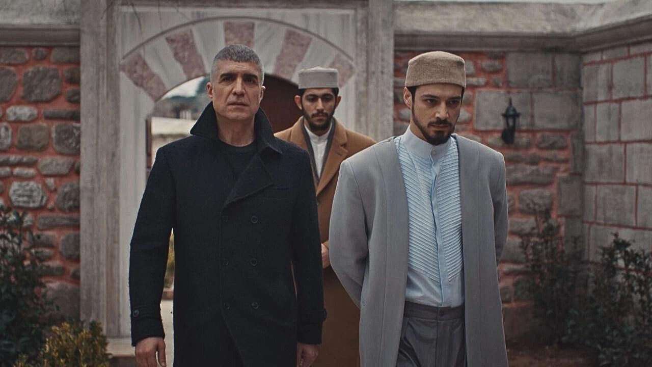 Kızıl Goncalar 15 Nisan Pazartesi günü yayınlanacak Kızıl Goncalar 15 Nisan Pazartesi günü yayınlanacak - 1. Resim