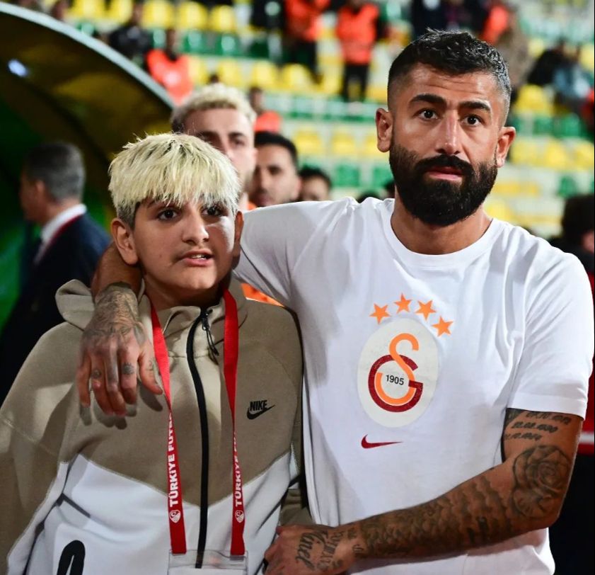 Okan Buruk'un oğlu Ali Yiğit'in  o görüntüsünün altından bakın ne çıktı! Kafasını tutarak sahadan ayrılmıştı Okan Buruk'un oğlu Ali Yiğit'in  o görüntüsünün altından bakın ne çıktı! Kafasını tutarak sahadan ayrılmıştı - 3. Resim