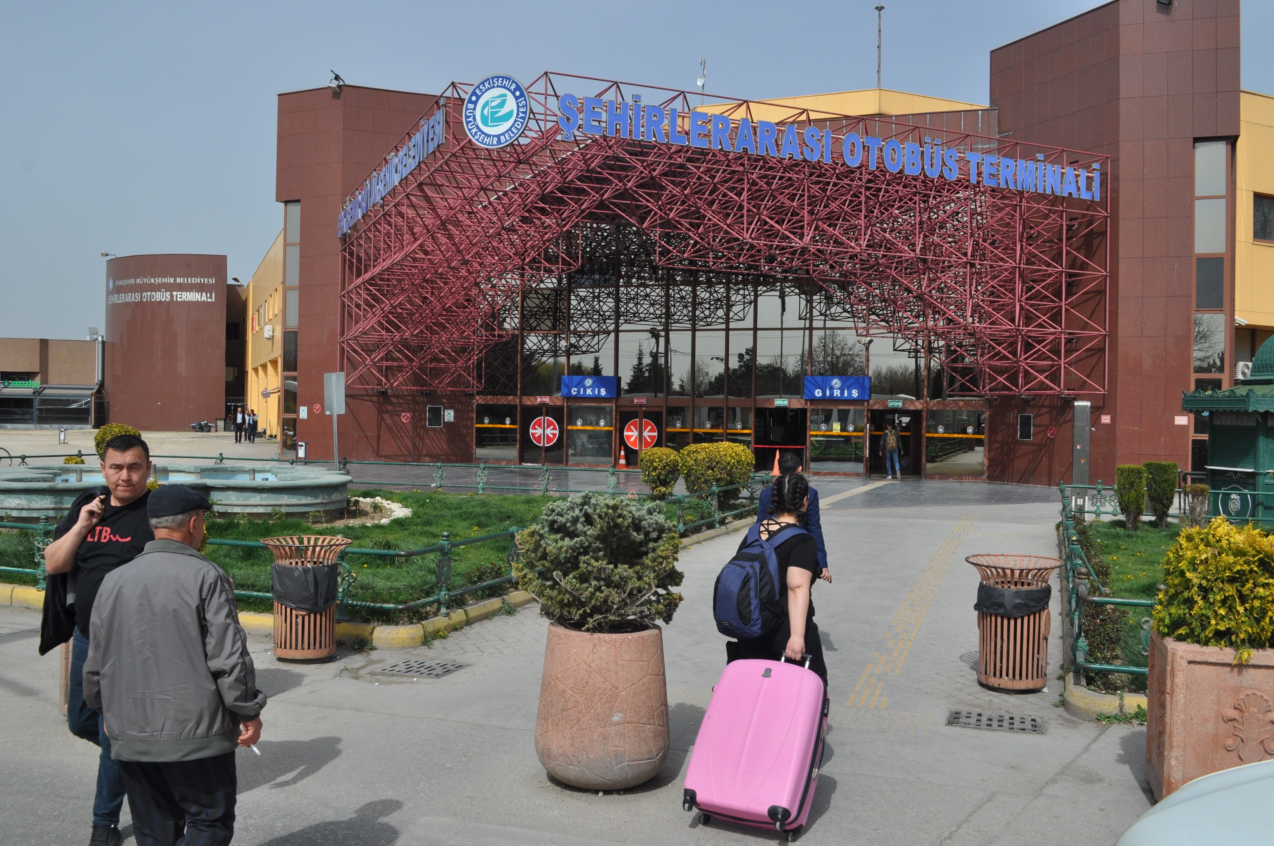 Otogarlar hınca hınç! Tatil yoğunluğu otobüs bilet fiyatlarını katladı Otogarlar hınca hınç! Tatil yoğunluğu otobüs bilet fiyatlarını katladı - 1. Resim