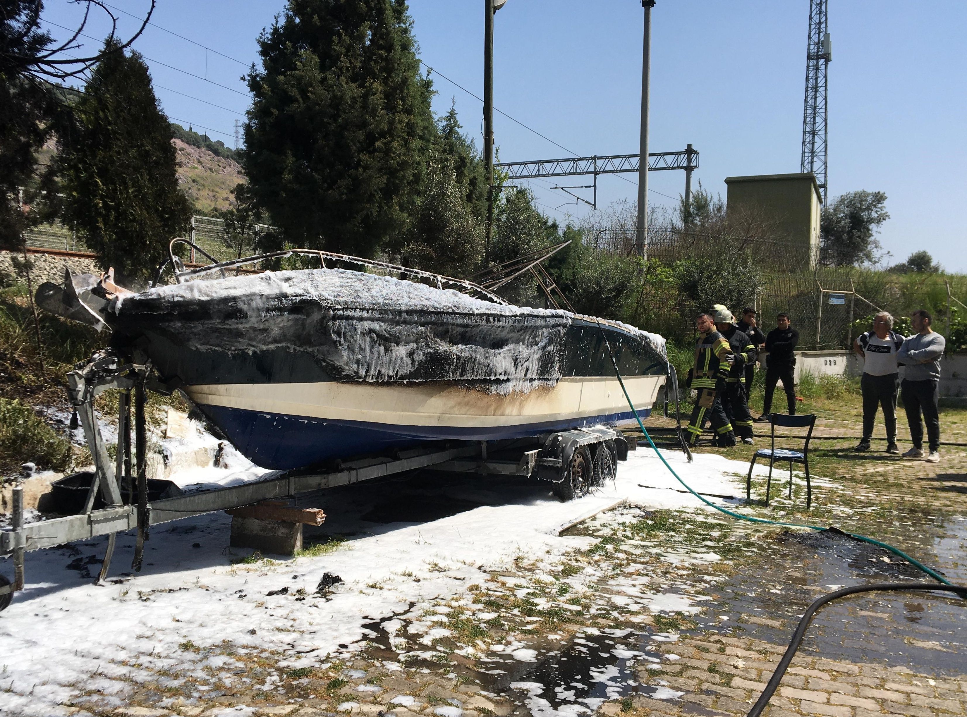 1.5 milyon liralık tekne g&ouml;z g&ouml;re g&ouml;re k&uuml;le d&ouml;nd&uuml; - 2. Resim