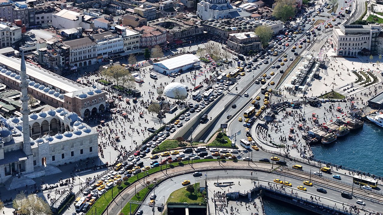 'Ko&ccedil;' bile Emin&ouml;n&uuml;'nde bayram alışverişinde - 3. Resim