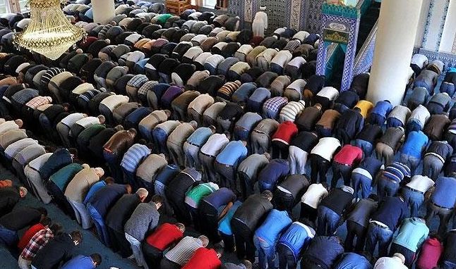 Mardin Kızıltepe'de bayram namazı 06.20'de, Midyat'ta 06.17'de kılınacak Mardin Kızıltepe'de bayram namazı 06.20'de, Midyat'ta 06.17'de kılınacak - 1. Resim