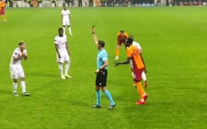 Olympiakos-Fenerbahçe maçının hakemi Sandro Scharer! Galatasaray maçındaki skandal hatasıyla gündeme gelmişti Olympiakos-Fenerbahçe maçının hakemi Sandro Scharer! Galatasaray maçındaki skandal hatasıyla gündeme gelmişti - 3. Resim