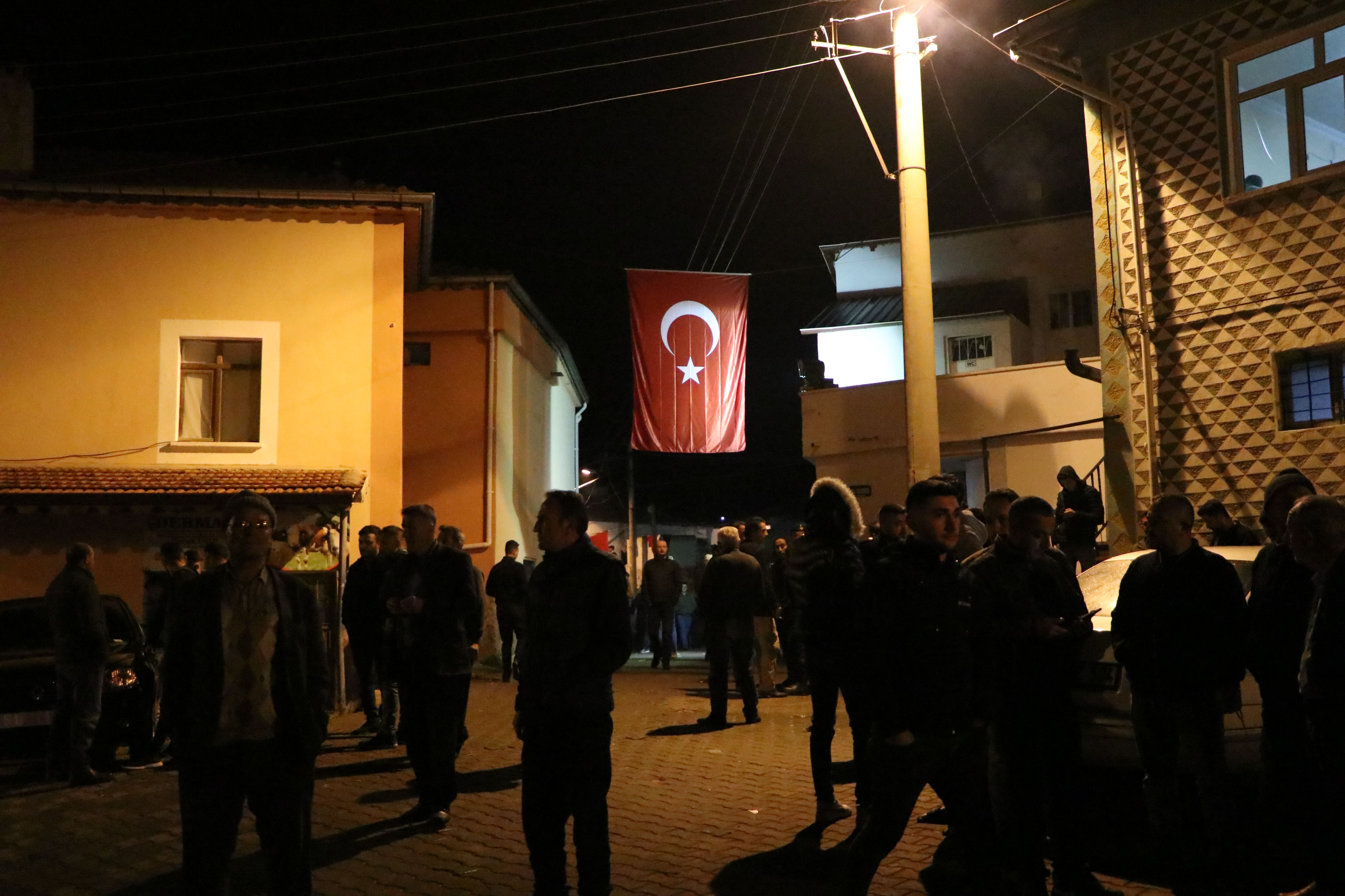 Pençe-Kilit bölgesinden acı haber! Bir asker şehit oldu Pençe-Kilit bölgesinden acı haber! Bir asker şehit oldu - 1. Resim