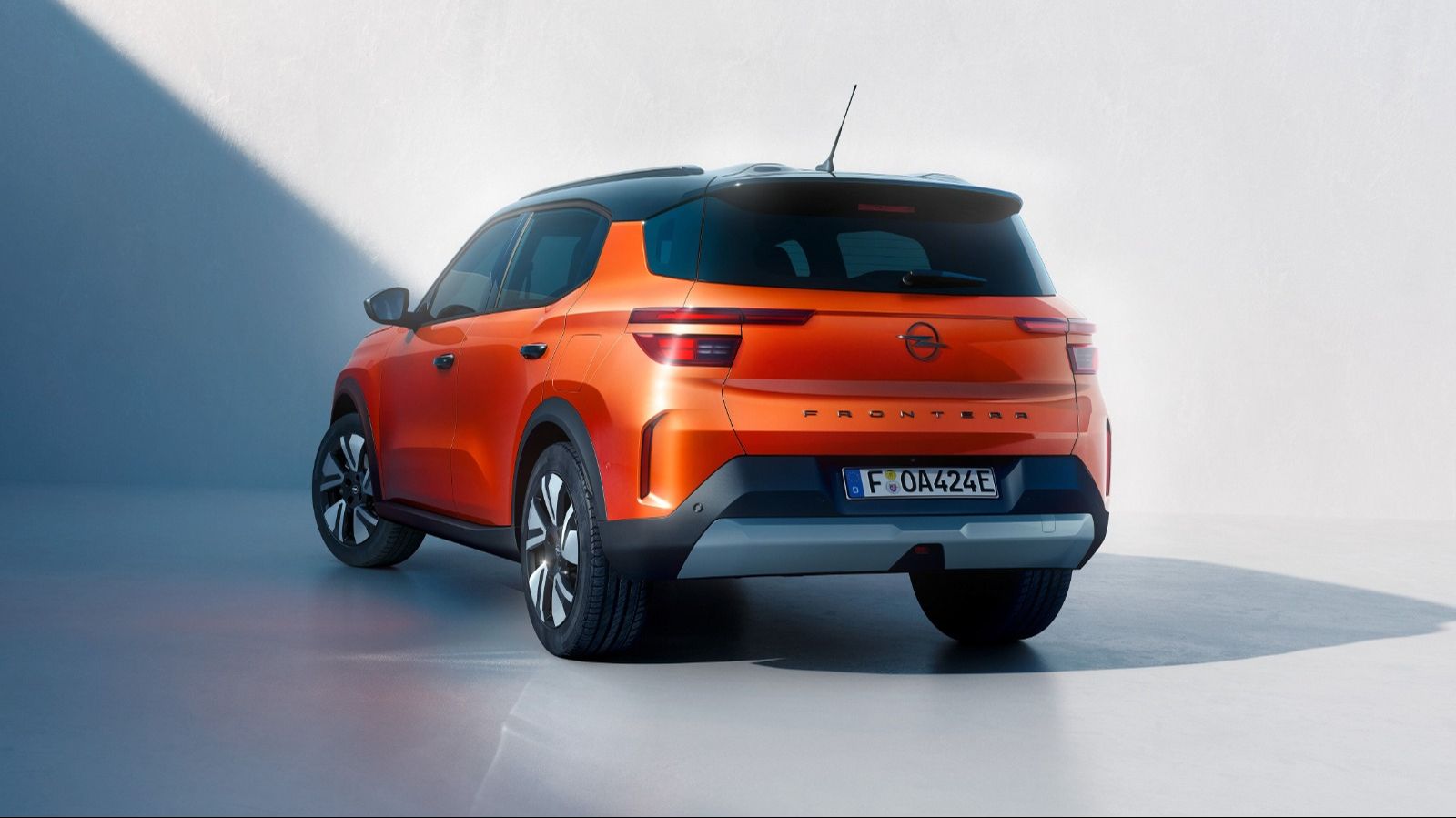 Yeni logoyu taşıyan ilk Opel: FRONTERA Yeni logoyu taşıyan ilk Opel: FRONTERA - 1. Resim