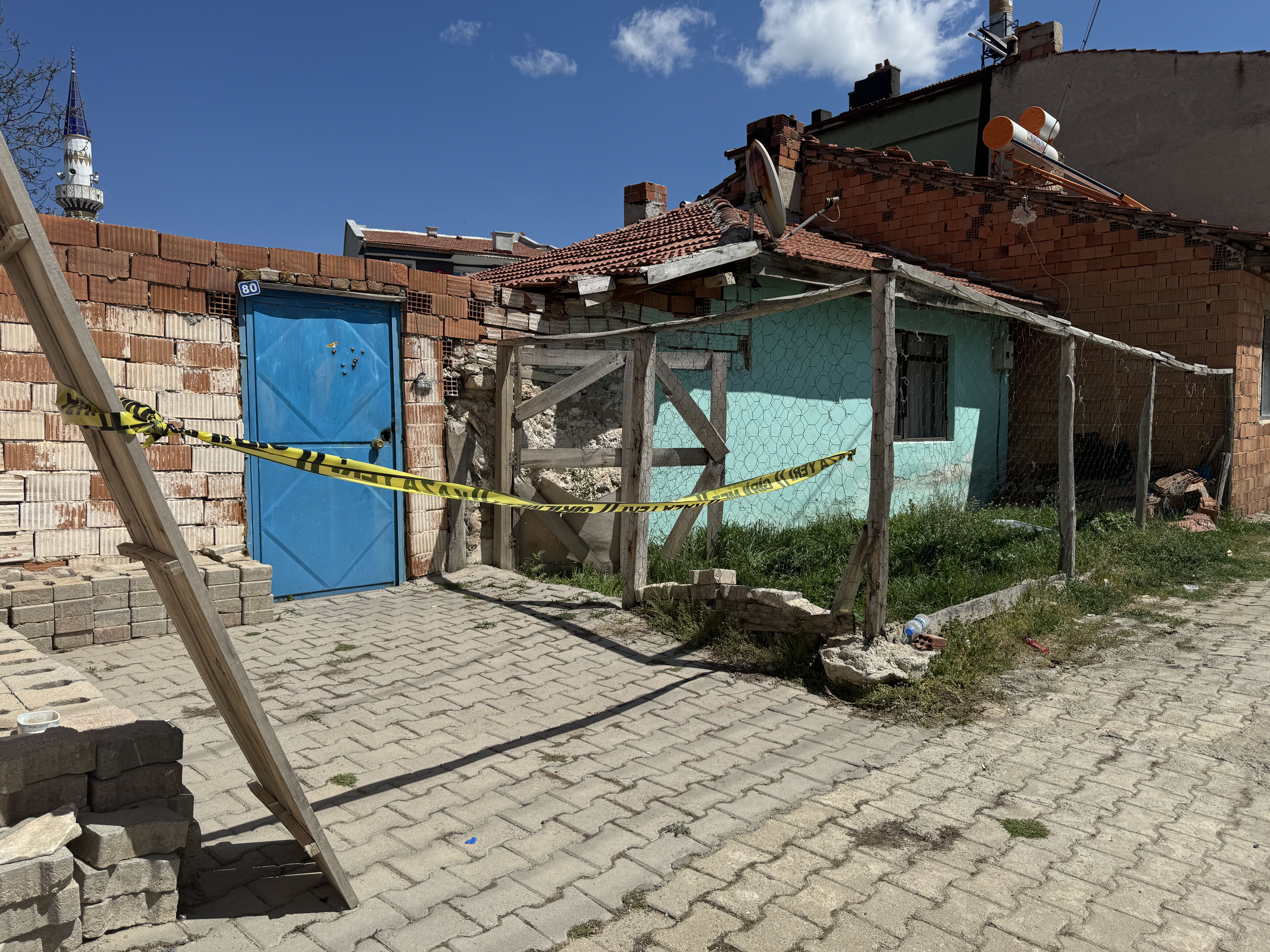 Boşandığı kadının eşi ile annesini pompalı tüfekle vurup kaçtı Boşandığı kadının eşi ile annesini pompalı tüfekle vurup kaçtı - 1. Resim