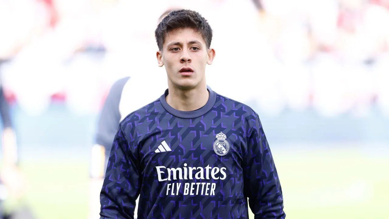 Real Madrid'de yedek kalan Arda Güler'in yeni rotası belli oldu! Türk yıldızın kariyerine devam edeceği ülke açıklandı Real Madrid'de yedek kalan Arda Güler'in yeni rotası belli oldu! Türk yıldızın kariyerine devam edeceği ülke açıklandı - 1. Resim