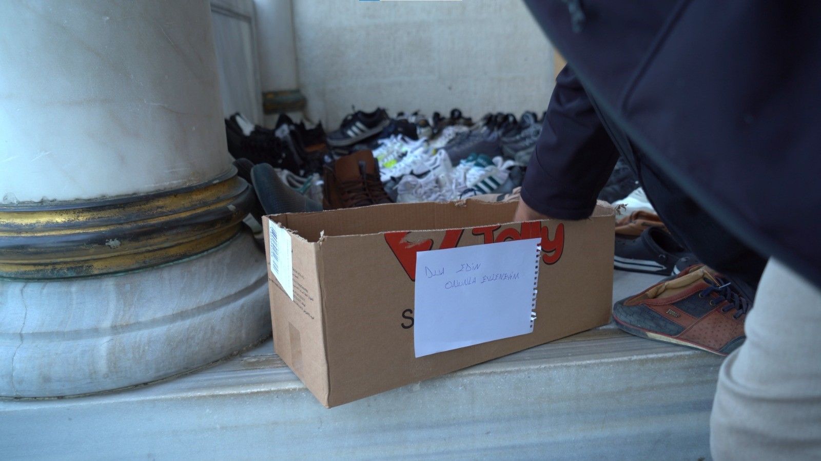 Vatandaşlar bayram namazına koştu, camiler doldu taştı - 2. Resim