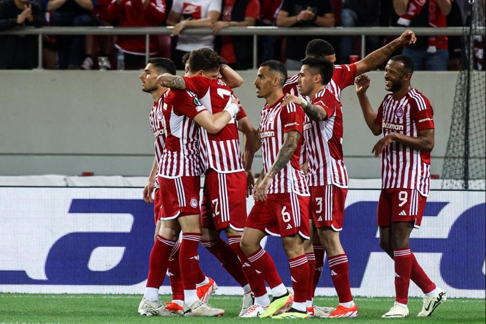 Fenerbahçe tur şansını İstanbul'a bıraktı! Olympiakos - Fenerbahçe maçı sona erdi: 3-2 Fenerbahçe tur şansını İstanbul'a bıraktı! Olympiakos - Fenerbahçe maçı sona erdi: 3-2 - 2. Resim