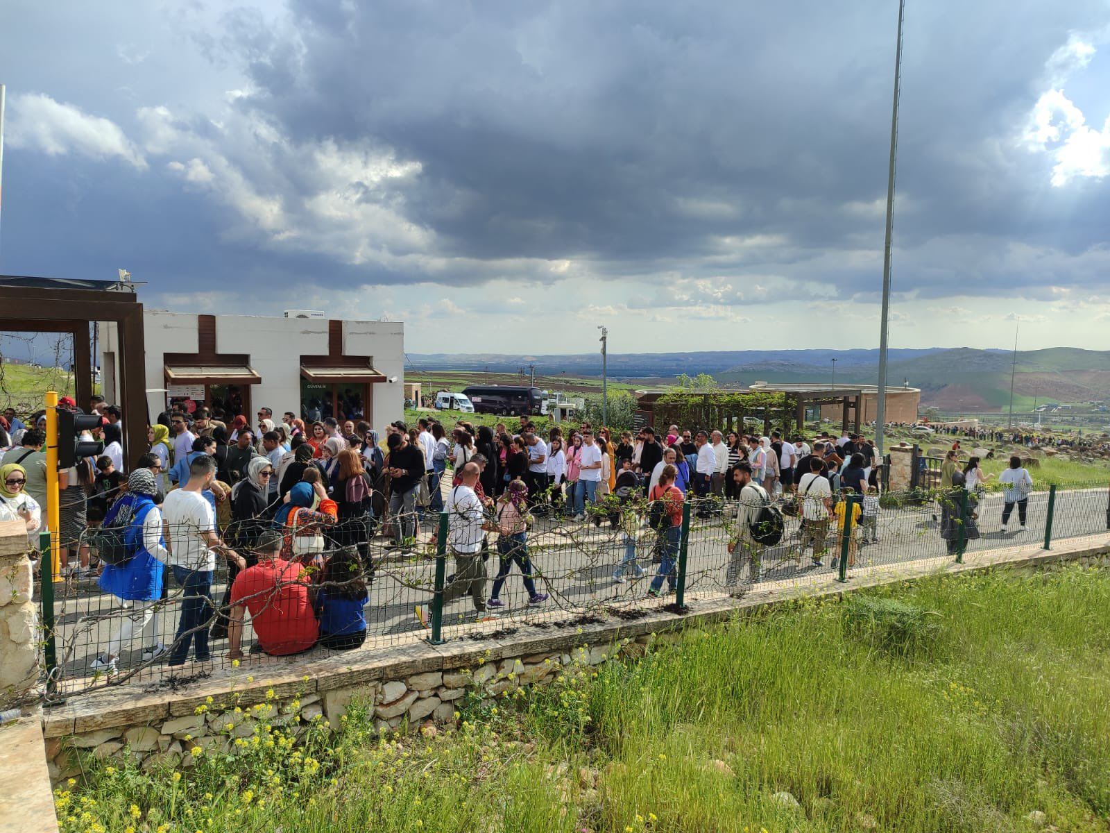 Göbeklitepe, 11 bin 454 kişiyle günlük ziyaretçi rekorunu kırdı Göbeklitepe, 11 bin 454 kişiyle günlük ziyaretçi rekorunu kırdı - 1. Resim