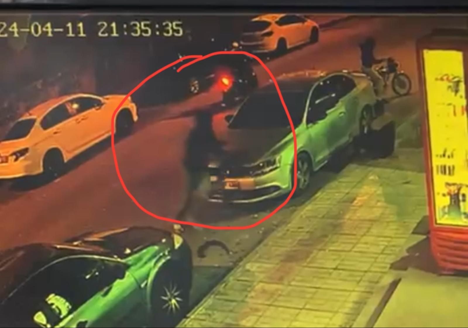 Yer Diyarbakır Bağlar... Kar maskeli 2 kişi otomatik silahla kahvehaneyi bastı Yer Diyarbakır Bağlar... Kar maskeli 2 kişi otomatik silahla kahvehaneyi bastı - 2. Resim