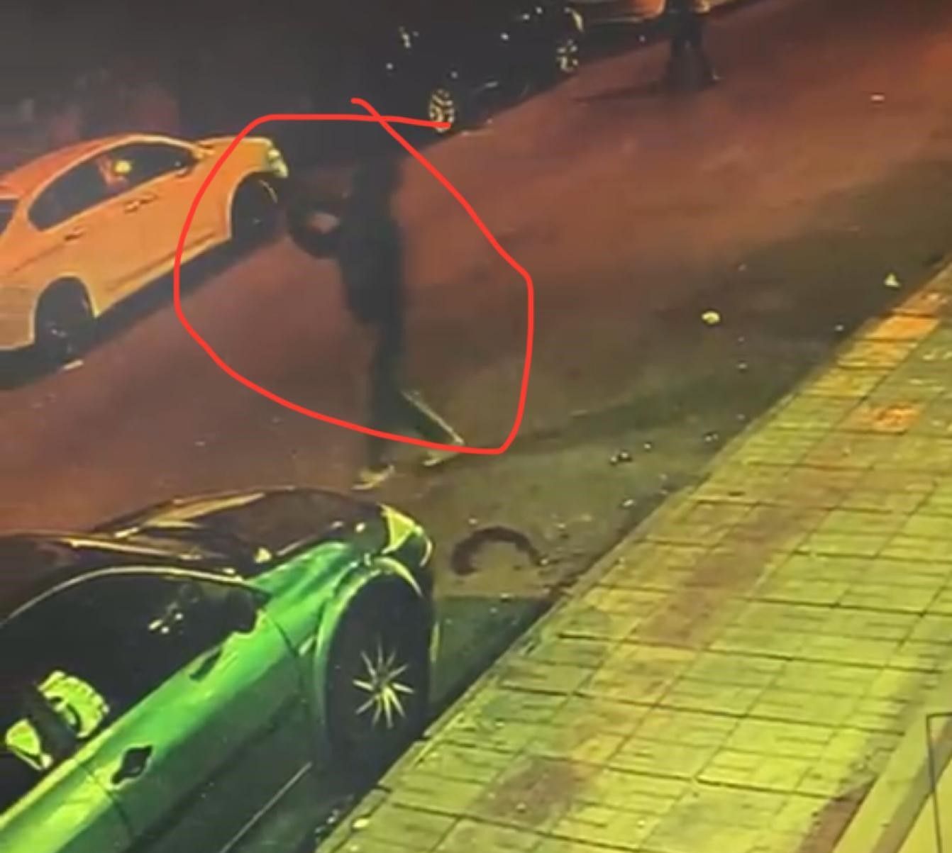Yer Diyarbakır Bağlar... Kar maskeli 2 kişi otomatik silahla kahvehaneyi bastı Yer Diyarbakır Bağlar... Kar maskeli 2 kişi otomatik silahla kahvehaneyi bastı - 3. Resim