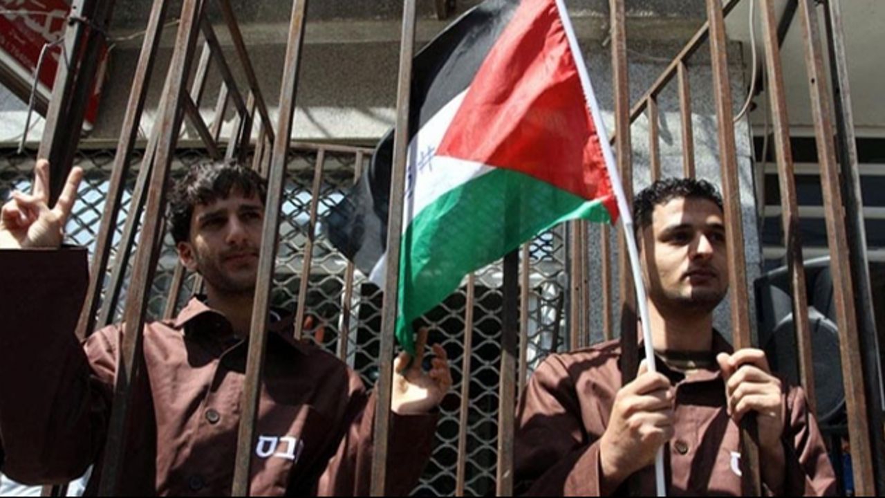 Zaten işkence görüyorlardı: İsrail, hapishanelerdeki Filistinlilerin şartlarını daha da zorlaştıracak!