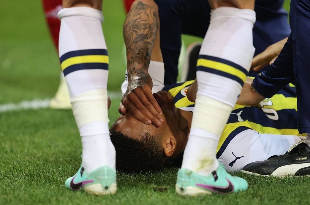 Fenerbahçe'ye Jayden Oosterwolde şoku! İşte Jayden Oosterwolde sakatlığında son durum Fenerbahçe'ye Jayden Oosterwolde şoku! İşte Jayden Oosterwolde sakatlığında son durum - 1. Resim