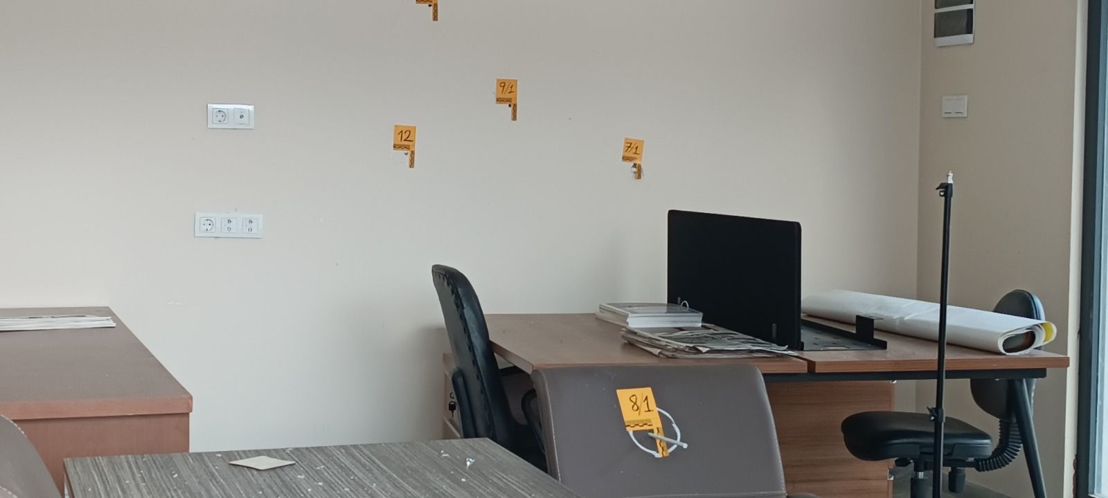 Gaziantep'te yerel gazetenin bürosu kurşunlandı Gaziantep'te yerel gazetenin bürosu kurşunlandı - 1. Resim