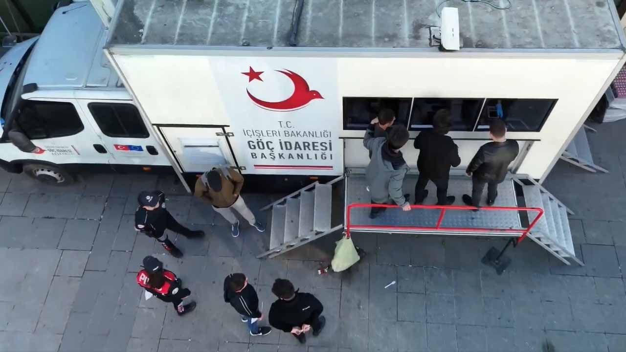 Kaçak göçmenler KALKAN-19'a yakalandı! 1.177 kişi yakalandı - 2. Resim