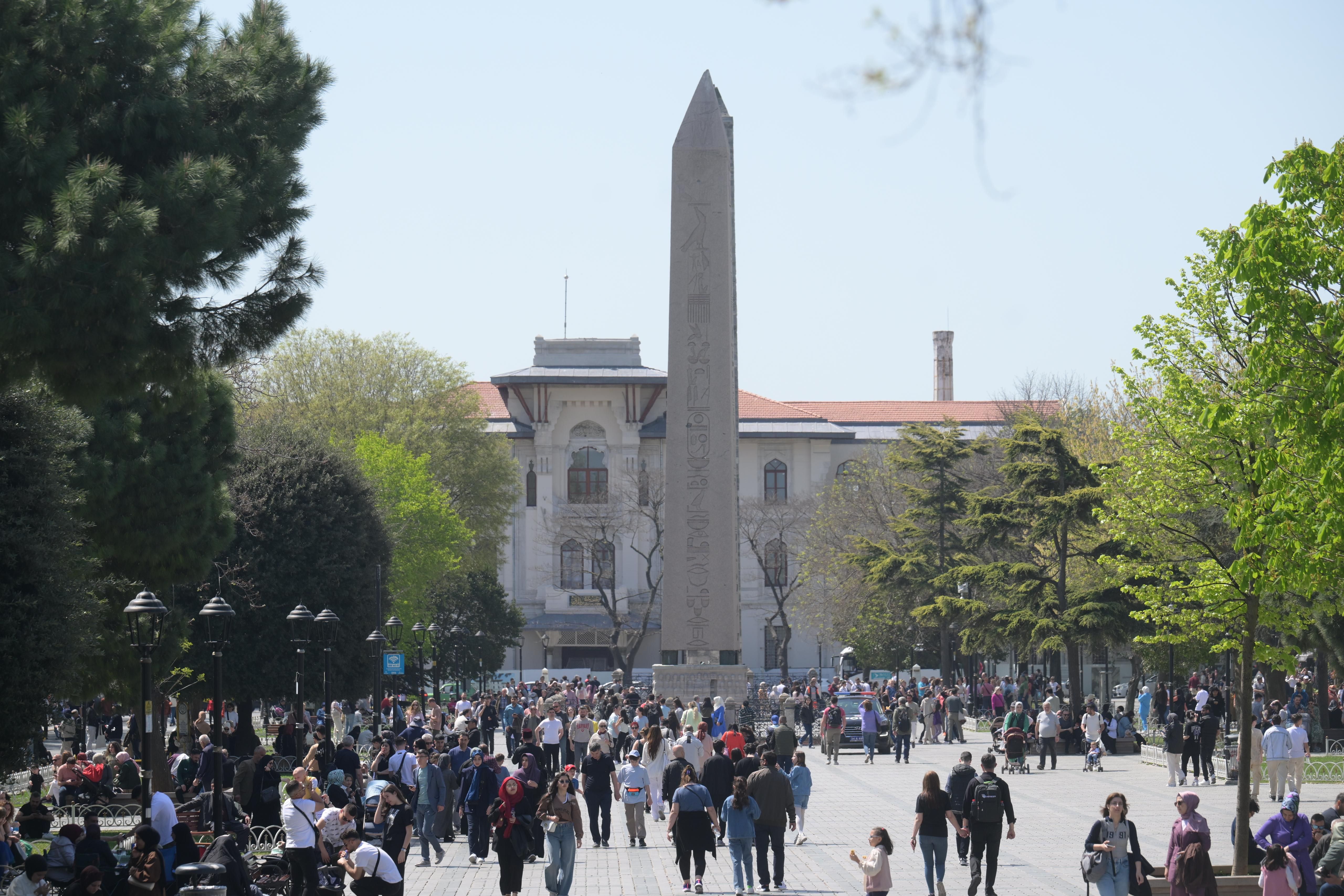 Tarihi yarımadada adım atacak yer yok! Camilerde namaz bile kılamadılar - 1. Resim